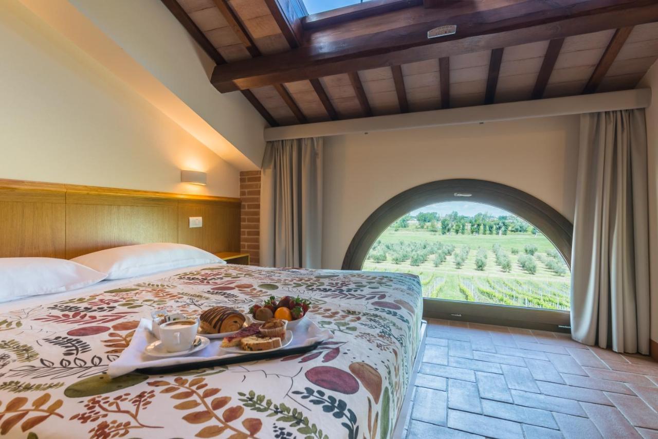 Hotel Collina Dei Poeti à SantʼArcangelo di Romagna Extérieur photo